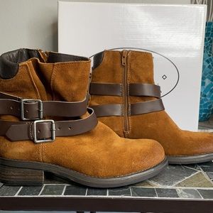 Steve Madden Dormaa Cognac Suede Ankle Boots